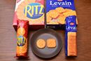 「リッツ」VS.「ルヴァン」など、禁断の“ライバル菓子”を食べ比べ！