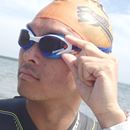 骨伝導音声で距離がわかる!? 海で泳ぐ「オープンウォータースイム」専用ギアをテスト！