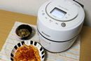 料理が苦手でも自炊が楽しくなった! ひとり暮らしにぴったりな小型「ヘルシオ ホットクック」
