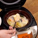 普通に炊飯するだけ！ タイガーの炊飯器「tacook」で作る鮭と野菜のクリーム煮【動画】