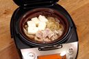 炊飯器で肉豆腐! タイガー「tacook」があるとおかず作りが楽になる【動画】