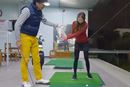 ゴルフ女子のアプローチ。スコアを縮める”高低の打ち分け”教えます【動画】