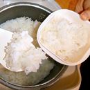 冷凍なのに炊きたての味！ お米のプロが開発した“ご飯専用保存容器”がすごい