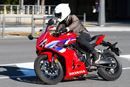 z_uCBR650R E-Clutchv̎ŎI ϑƂ͈قȂENb`̊y
