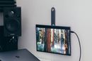 Ǌ|\ȃ|[^uj^[I ASUSuZenScreen OLED MQ16AHEv̋̎p