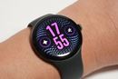 �uPixel Watch 5�v�ƁuPixel Watch 4�v�̈Ⴂ�́H �i���_�Ǝ��s���Ȃ��I�ѕ���O����