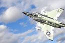 できたー！ 1/72スケールの「F-4Jファントム�U」と実物戦闘機をコラボ撮影したらすごい達成感だった