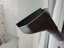 つるっとなぞるだけ。窓の結露をスッキリ取れるハンディワイパー