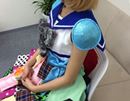 話題の姿勢矯正グッズを猫背のアイドルが使ってみました!