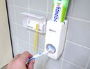 歯ブラシをかざすとニュルッ！ 自動歯磨き粉ディスペンサー