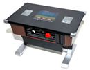 懐かしの「インベーダーゲーム」が遊べるテーブル筐体型貯金箱
