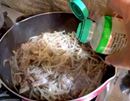 水溶き不要。振りかけるだけでOKの片栗粉が便利すぎ!