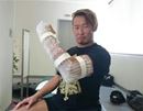 骨折・捻挫の応急処置ができる“空気”の添え木セット
