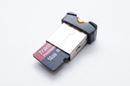 差しっぱなしでOK！ 極小microSDカードリーダー発見
