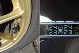 温度や空気圧がすぐわかる「空気圧モニター」でタイヤの状態を常時監視！
