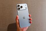 �uiPhone 18 Pro Max�v�̎��͖͂{�����H ��p���\�Ɖύi��J�������K�`����