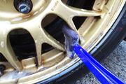 洗車の難題「ホイール洗い」が革命的にやさしくなるブラシ