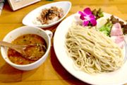 ハワイアンな「麺屋 Hulu-lu」で食べてわかった。“金曜日つけ麺”とカップ麺が意外に似てる？