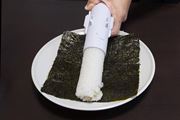 寿司がニュルニュル…「太巻き製造バズーカ」が衝撃的すぎる！