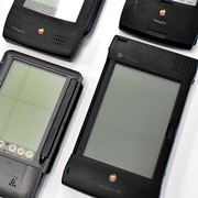アップル影の歴史、Newton発売25周年企画。これがあったからiPhoneが生まれた？