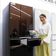 AI機能を搭載！ 三菱電機の新・冷蔵庫で「切れちゃう瞬冷凍」はどう進化した？