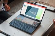 ASUSAL[{[h̏ɃZJhfBXvC𓋍ڂm[gPCuZenBook Pro Duov𔭕\