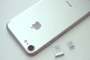ŔUQ mobileŁuiPhone 7vSIMbNĂ݂