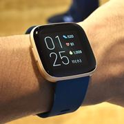uApple WatchvgwV[hňI AlexaڃX}[gEIb`uFitbit Versa 2v