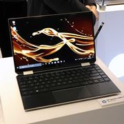 {HPAEŏ13.3^2in1uHP Spectre x360 13vƖ؂guENVYv