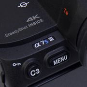 ソニー「α7S III」：動画向けミラーレスカメラの最高峰モデルを先行レビュー