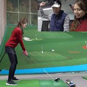 ゴルフ女子のスライスをドローに変える劇的レッスン動画・前編