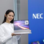 VuhuLAVIE NEXTREMEvaI 1ef14^Ŗ883g̃oCm[g