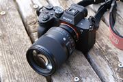 VO}̑aEWYu50mm F1.4 DG DNvr[AVf̈Ⴂr
