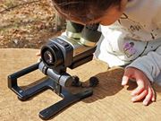 “見て＆撮れる顕微鏡”ニコン「ファーブル」を持って子どもと野外観察に出かけよう