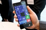 uVAIO Phone BizvWindows 10 MobileX}z̖{ɂȂ邩H