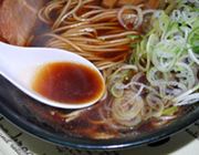 黒いスープがうまい。京都名店のラーメンをご家庭で