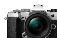 「OM SYSTEM」ロゴを冠する第1弾モデル！ 高機能な小型・軽量ミラーレス「OM-5」が11月に発売
