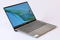 Ŕ10.9mm̃X{fBɔȗL@ELځAASUS̍ŐVuZenbook S 13 OLEDv̎͂́H