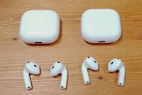 J^ŃmCLڂ̐V^uAirPods 4vr[I ANCȂo[WƂ̔r