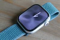 uApple Watch Series 10vɔւĂ悩