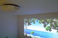 ����4K�Ή��I �v���W�F�N�^�[���S�҂ɏƖ���̌^�́uAladdin X3 Laser 4K�v��������