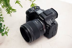 �gF1.2�̑傫�ȃ{�P�h���y���߂�I �L���m���uRF45mm F1.2 STM�v���r���[