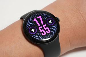 �uPixel Watch 5�v�Ɓu4�v�̈Ⴂ�́H �i���_�Ǝ��s���Ȃ��I�ѕ���O����