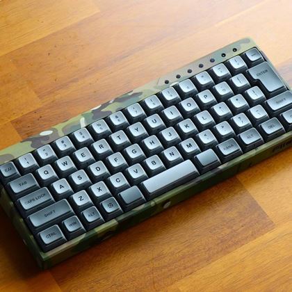 左手用ゲーミングキーボードの使い方を解説 キーボード右半分はもういらない 価格 Comマガジン