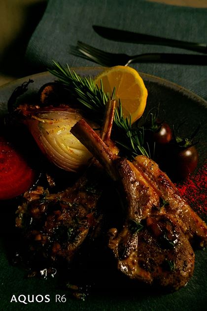 ÂV[AÕ̃mCY͂Ȃ菭ȂB܂A\}̃tH[NƃiCt̃{P傫A^C[WZT[̉b