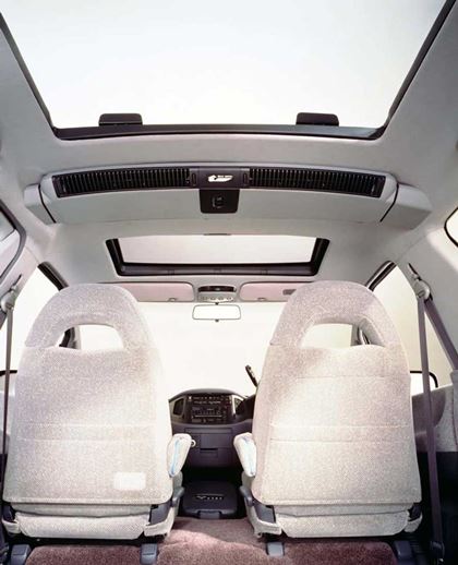 [tɂ͌ȗpGARAɂTVj^[[邱Ƃł