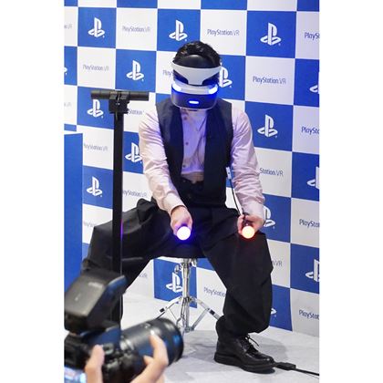 MoveRg[[Auobg}FA[J VRv^ɃvCĂ܂