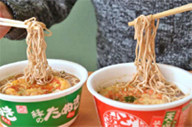 定番カップそば「どん兵衛」と「緑のたぬき」はどう違う? そばの達人が食べ比べ!