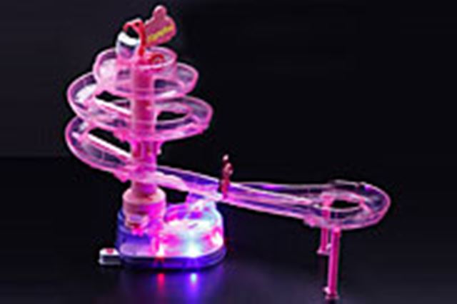 タカラトミーから、光るナイトプール版そうめんスライダーが登場!