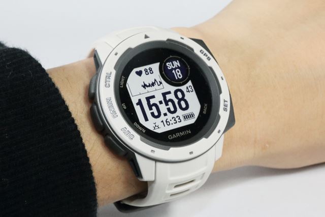 稼働　ガーミン　MIL-STD-810G デジタル　充電式　ケーブル付 Instinct Tactical | アウトドア | Garmin 日本